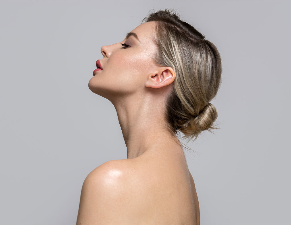 Seitenansicht mit Hals einer jungen Frau symbolisiert Barbie-Botox®